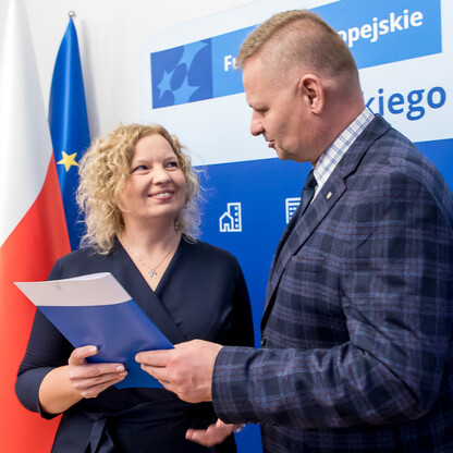 Wręczenie listów gratulacyjnych. fot. Tomasz Żak / UMWS