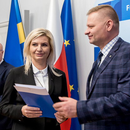 Wręczenie listów gratulacyjnych. fot. Tomasz Żak / UMWS