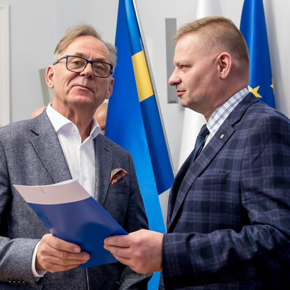 Wręczenie listów gratulacyjnych. fot. Tomasz Żak / UMWS