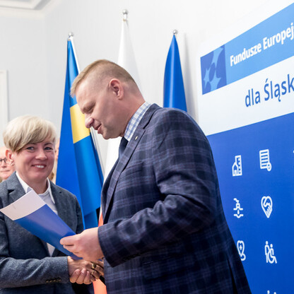 Wręczenie listów gratulacyjnych. fot. Tomasz Żak / UMWS