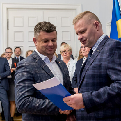 Wręczenie listów gratulacyjnych. fot. Tomasz Żak / UMWS