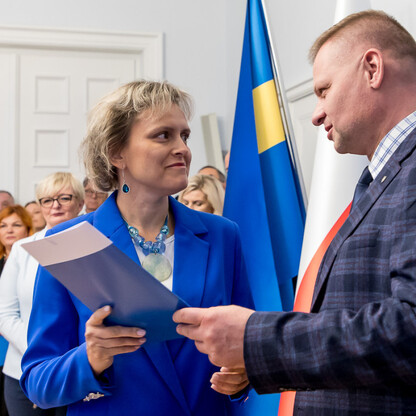 Wręczenie listów gratulacyjnych. fot. Tomasz Żak / UMWS