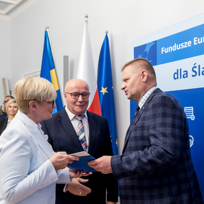 Wręczenie listów gratulacyjnych. fot. Tomasz Żak / UMWS