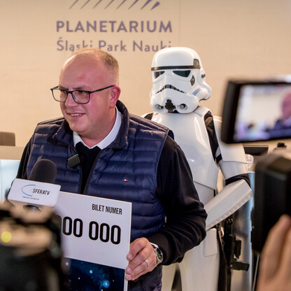 Milionowy gość Planetarium Śląskiego. fot. Tomasz Żak / UMWS