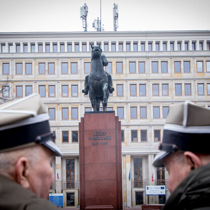 Uroczystości pod pomnikiem Józefa Piłsudskiego w Katowicach. fot. Tomasz Żak / UMWS