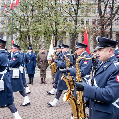 Uroczystości pod pomnikiem Józefa Piłsudskiego w Katowicach. fot. Tomasz Żak / UMWS