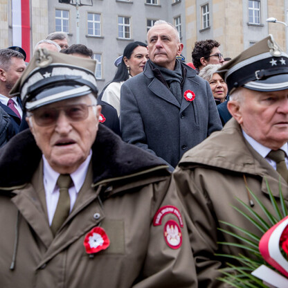 Uroczystości pod pomnikiem Józefa Piłsudskiego w Katowicach. fot. Tomasz Żak / UMWS