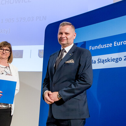 Wręczenie listów gratulacyjnych. fot. Tomasz Żak / UMWS
