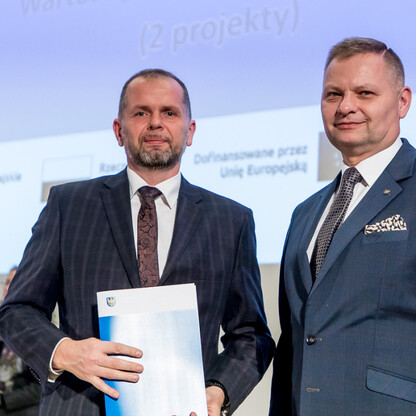 Wręczenie listów gratulacyjnych. fot. Tomasz Żak / UMWS