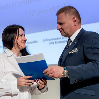 Wręczenie listów gratulacyjnych. fot. Tomasz Żak / UMWS
