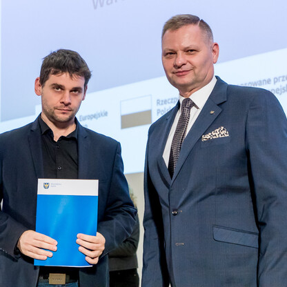 Wręczenie listów gratulacyjnych. fot. Tomasz Żak / UMWS
