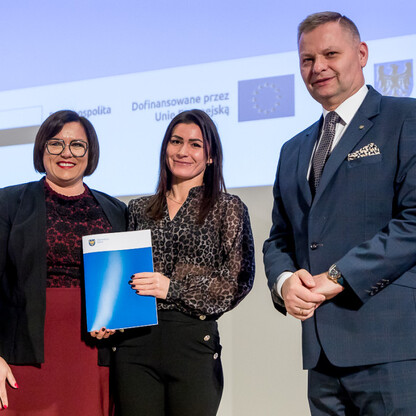 Wręczenie listów gratulacyjnych. fot. Tomasz Żak / UMWS