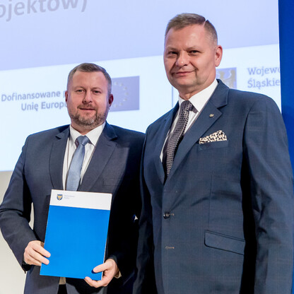 Wręczenie listów gratulacyjnych. fot. Tomasz Żak / UMWS