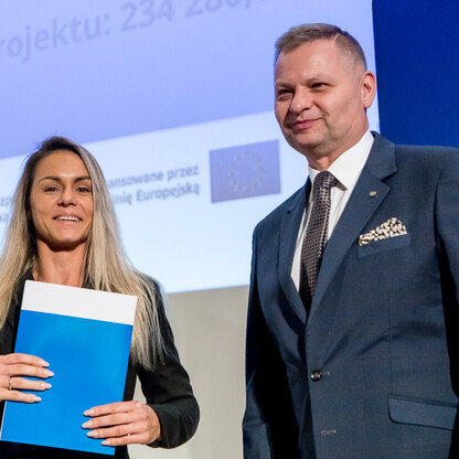 Wręczenie listów gratulacyjnych. fot. Tomasz Żak / UMWS