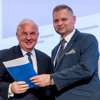 Wręczenie listów gratulacyjnych. fot. Tomasz Żak / UMWS