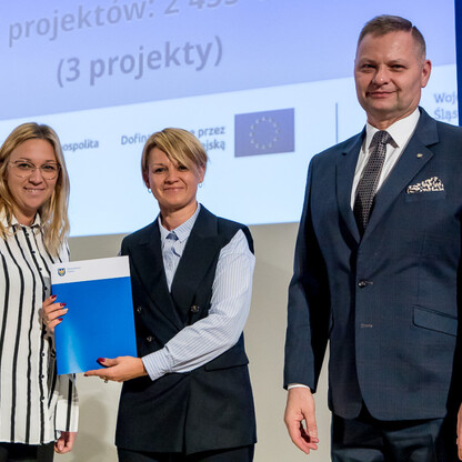 Wręczenie listów gratulacyjnych. fot. Tomasz Żak / UMWS