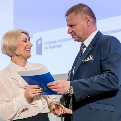 Wręczenie listów gratulacyjnych. fot. Tomasz Żak / UMWS