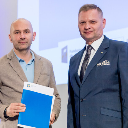 Wręczenie listów gratulacyjnych. fot. Tomasz Żak / UMWS