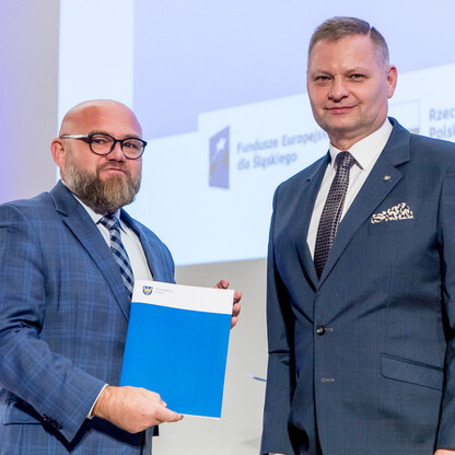 Wręczenie listów gratulacyjnych. fot. Tomasz Żak / UMWS