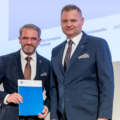 Wręczenie listów gratulacyjnych. fot. Tomasz Żak / UMWS