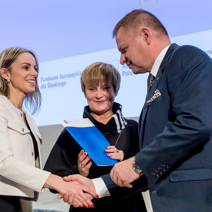Wręczenie listów gratulacyjnych. fot. Tomasz Żak / UMWS