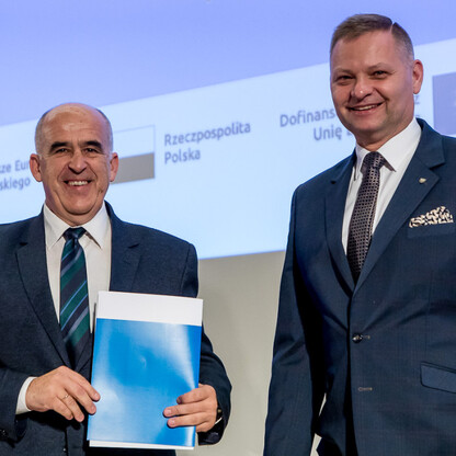 Wręczenie listów gratulacyjnych. fot. Tomasz Żak / UMWS