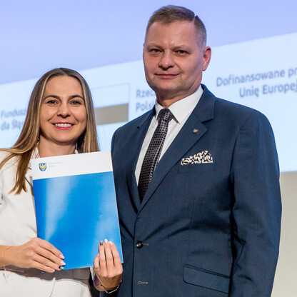 Wręczenie listów gratulacyjnych. fot. Tomasz Żak / UMWS