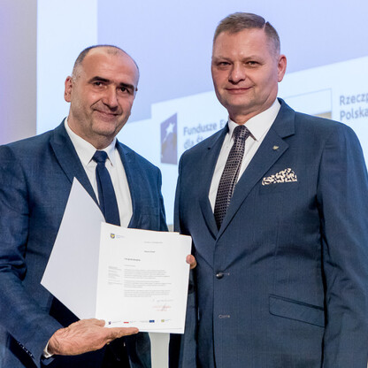 Wręczenie listów gratulacyjnych. fot. Tomasz Żak / UMWS