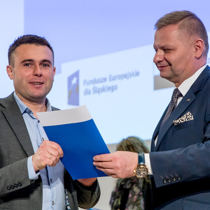 Wręczenie listów gratulacyjnych. fot. Tomasz Żak / UMWS