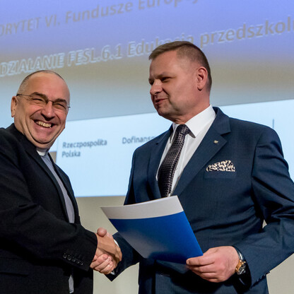 Wręczenie listów gratulacyjnych. fot. Tomasz Żak / UMWS