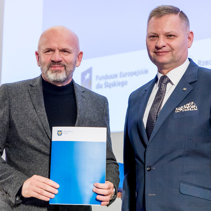 Wręczenie listów gratulacyjnych. fot. Tomasz Żak / UMWS