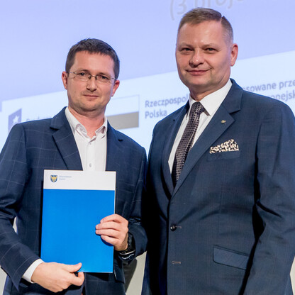 Wręczenie listów gratulacyjnych. fot. Tomasz Żak / UMWS