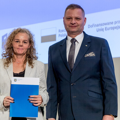 Wręczenie listów gratulacyjnych. fot. Tomasz Żak / UMWS