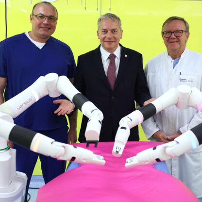 Prezentacja robota chirurgicznego. fot. Andrzej Grygiel / UMWS