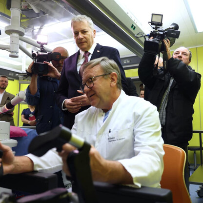 Prezentacja robota chirurgicznego. fot. Andrzej Grygiel / UMWS