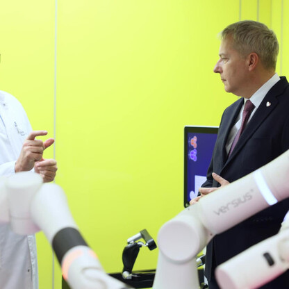 Prezentacja robota chirurgicznego. fot. Andrzej Grygiel / UMWS