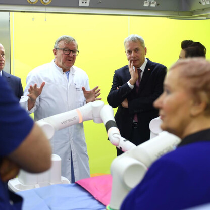 Prezentacja robota chirurgicznego. fot. Andrzej Grygiel / UMWS