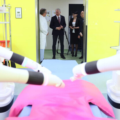 Prezentacja robota chirurgicznego. fot. Andrzej Grygiel / UMWS